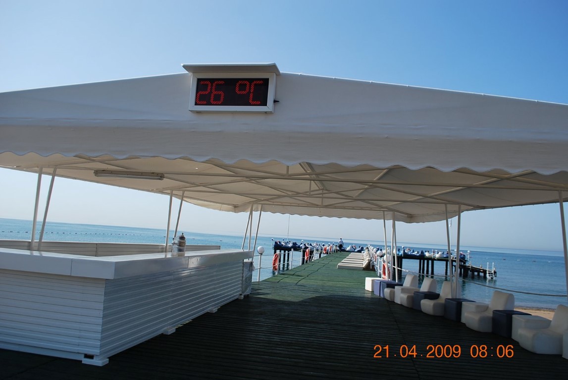 imagini hotel TITANIC LARA